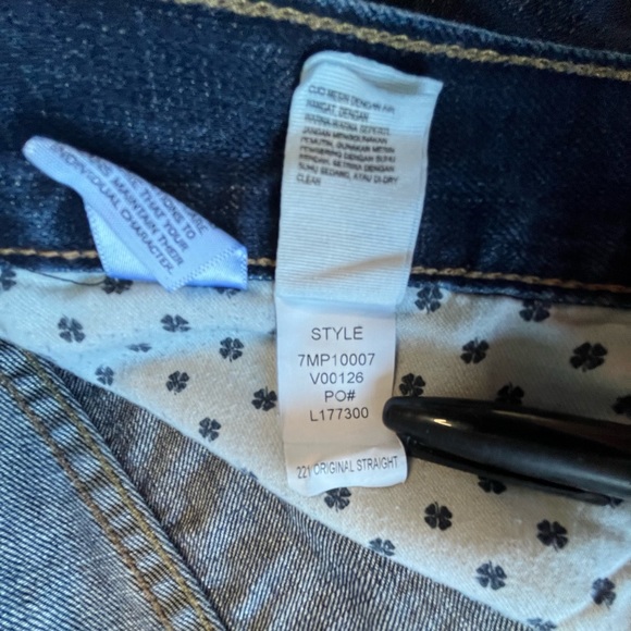 Lucky Brand Original Straight Leg Jeans, 38 X 30 light distressing - Picture 8 of 8